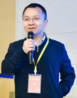 大发在线手机版（大中国区）创新论坛第一千三百九十讲：Floquet engineering symmetry-breaking and topological states under light irradiation